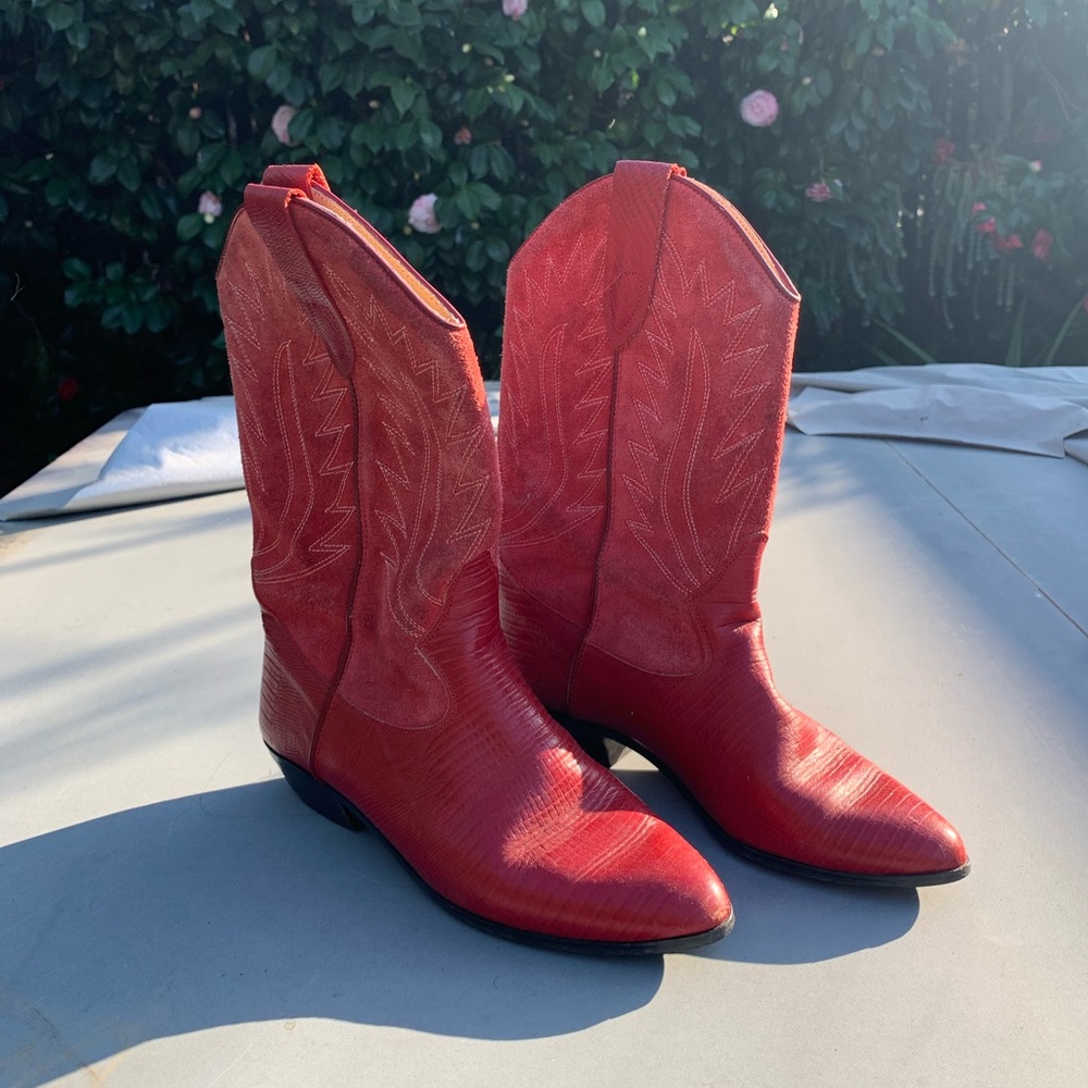 VINTAGE RED COWGIRL BOOTS